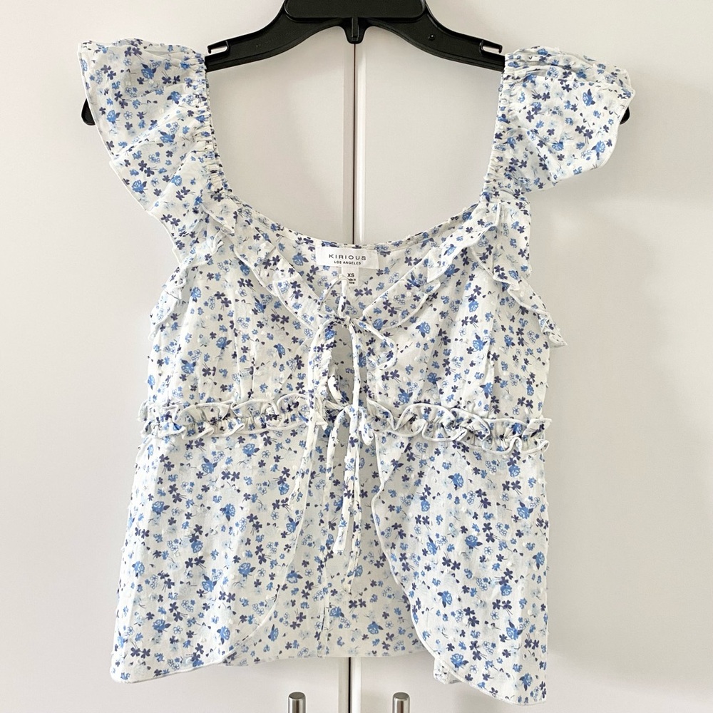 Kirious Tie Front Top